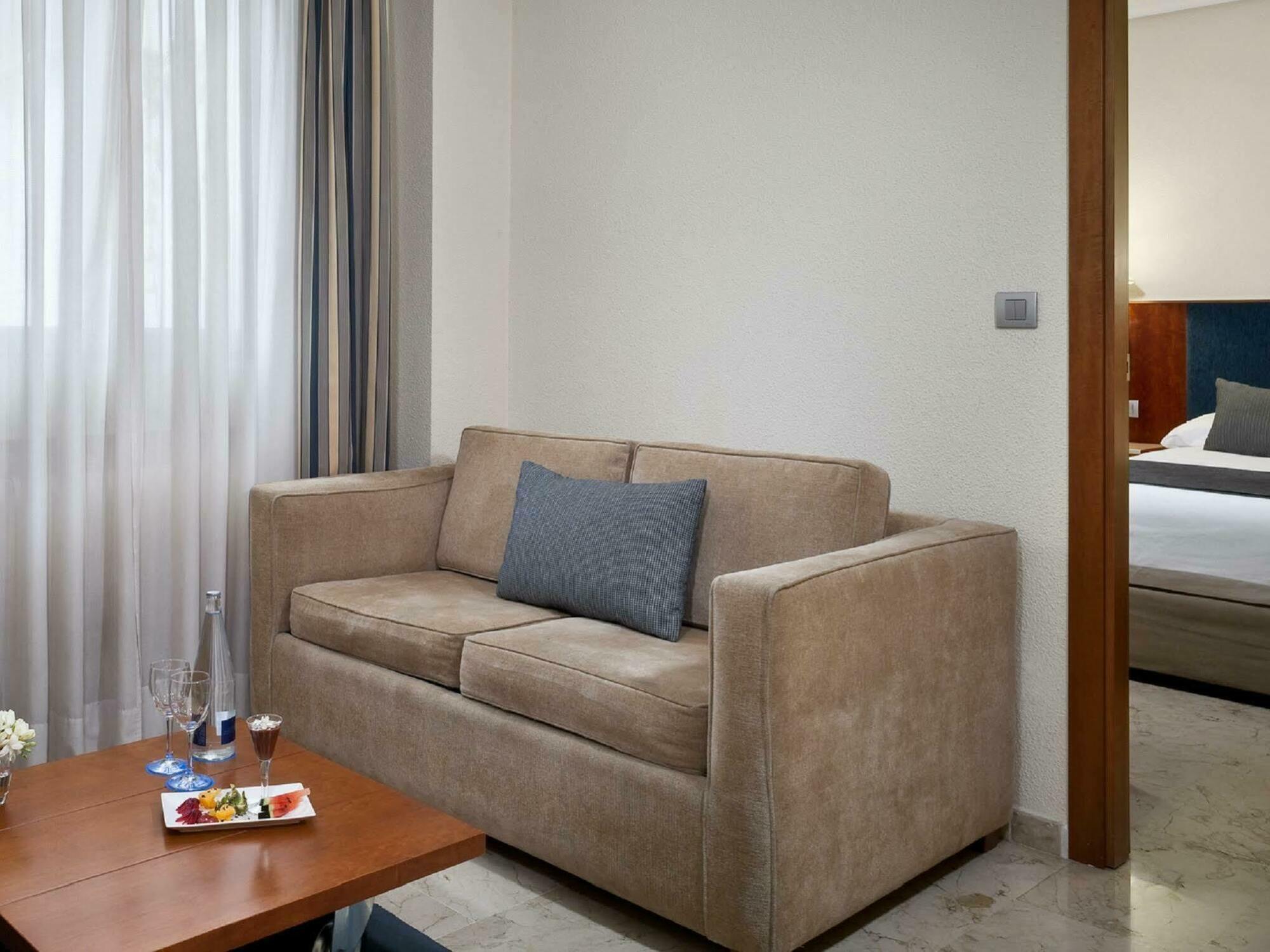 Nh Califa Hotel 4*